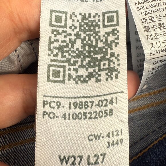 EUC Women's LEVI'S Boyfriend Distressed Low Rise Jeans | Size 27 - Picture 5 of 8